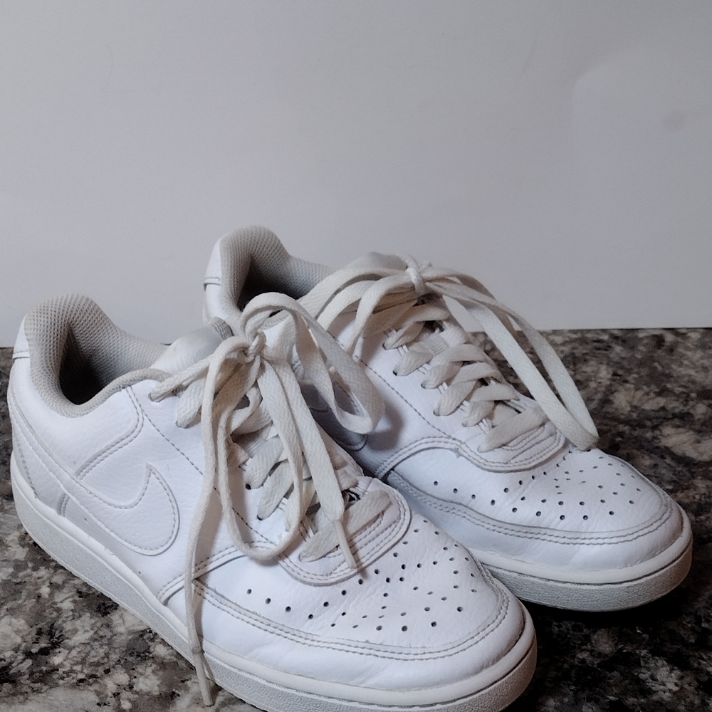 Women's Size 6.5 Nike Court Vision Low Triple White CD5434-100